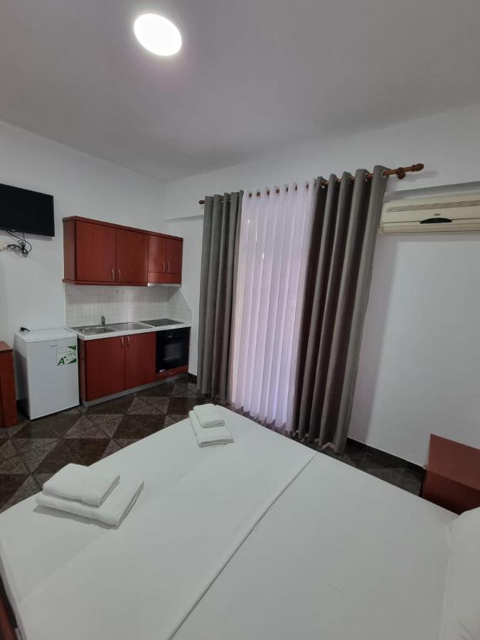 Ideal Apartments & Rooms Саранда Экстерьер фото
