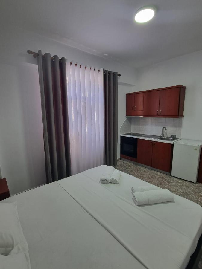 Ideal Apartments & Rooms Саранда Экстерьер фото